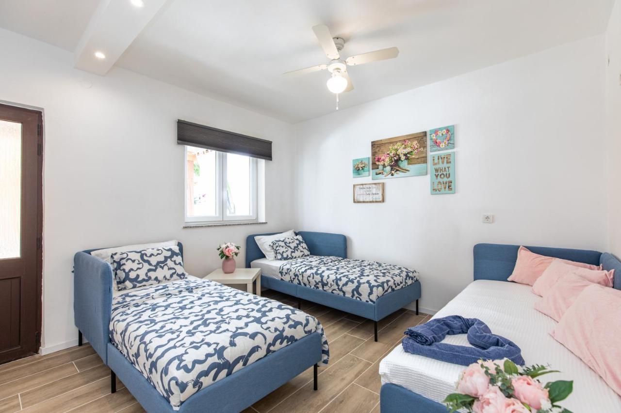 Apartment Dida I Mara Malinska Buitenkant foto