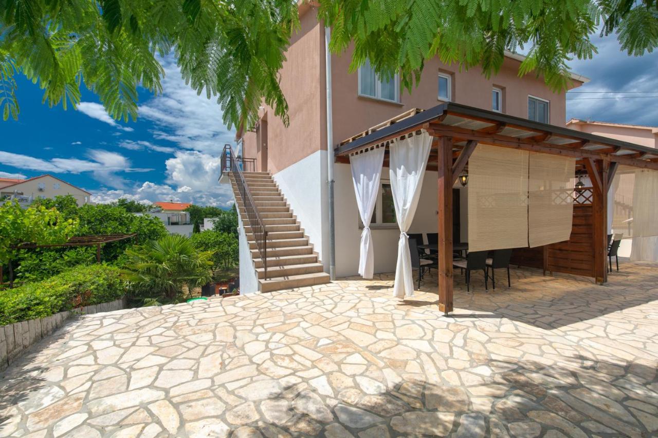 Apartment Dida I Mara Malinska Buitenkant foto