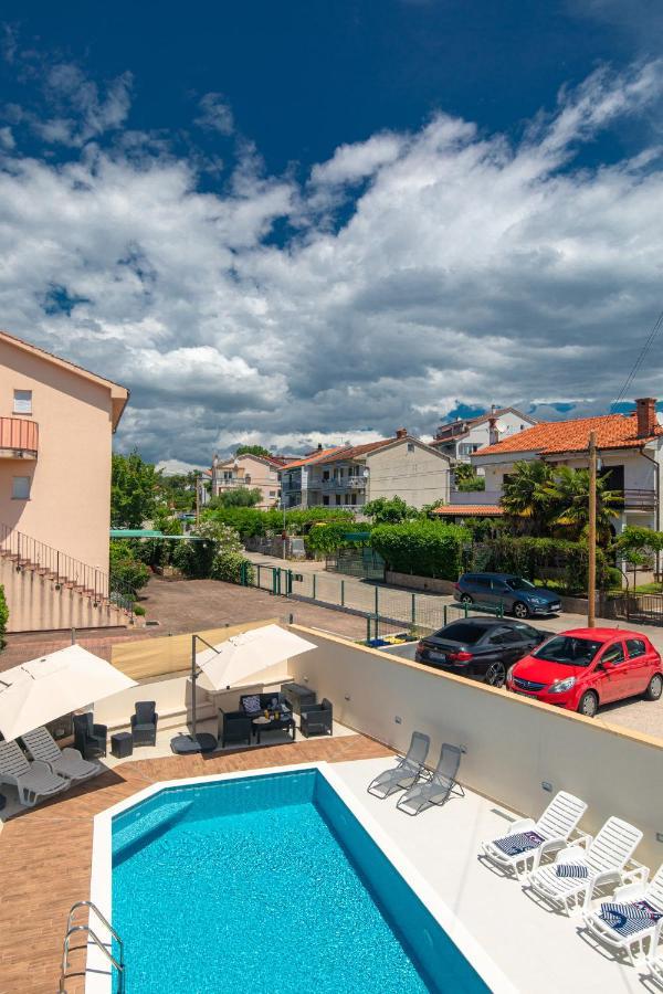 Apartment Dida I Mara Malinska Buitenkant foto